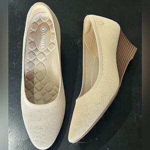 Vivaia Tamia Wedge size 8